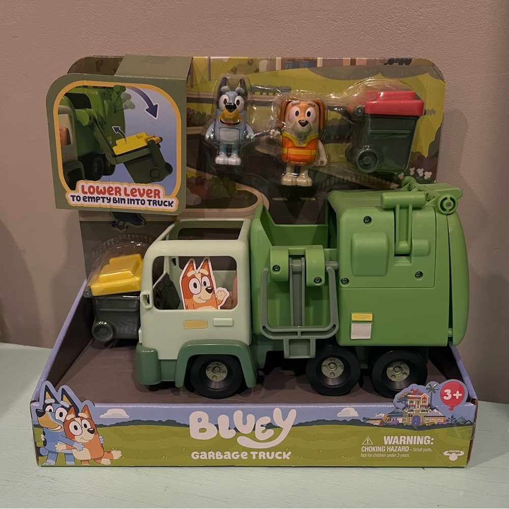 NEW Bluey Garbage Truck Playset